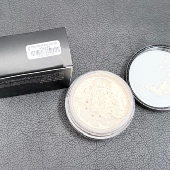 Il Makiage Transparent Loose Powder (New in Box) - Picture 3 of 3
